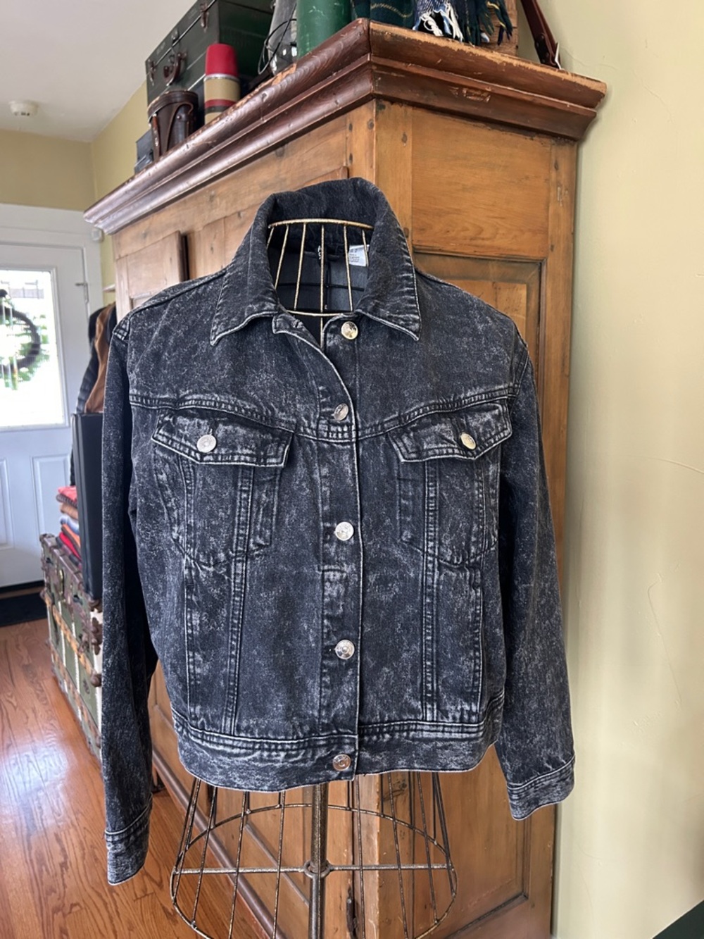 VINTAGE 2000 H&M Divided Black Acid Wash  Denim Jacket